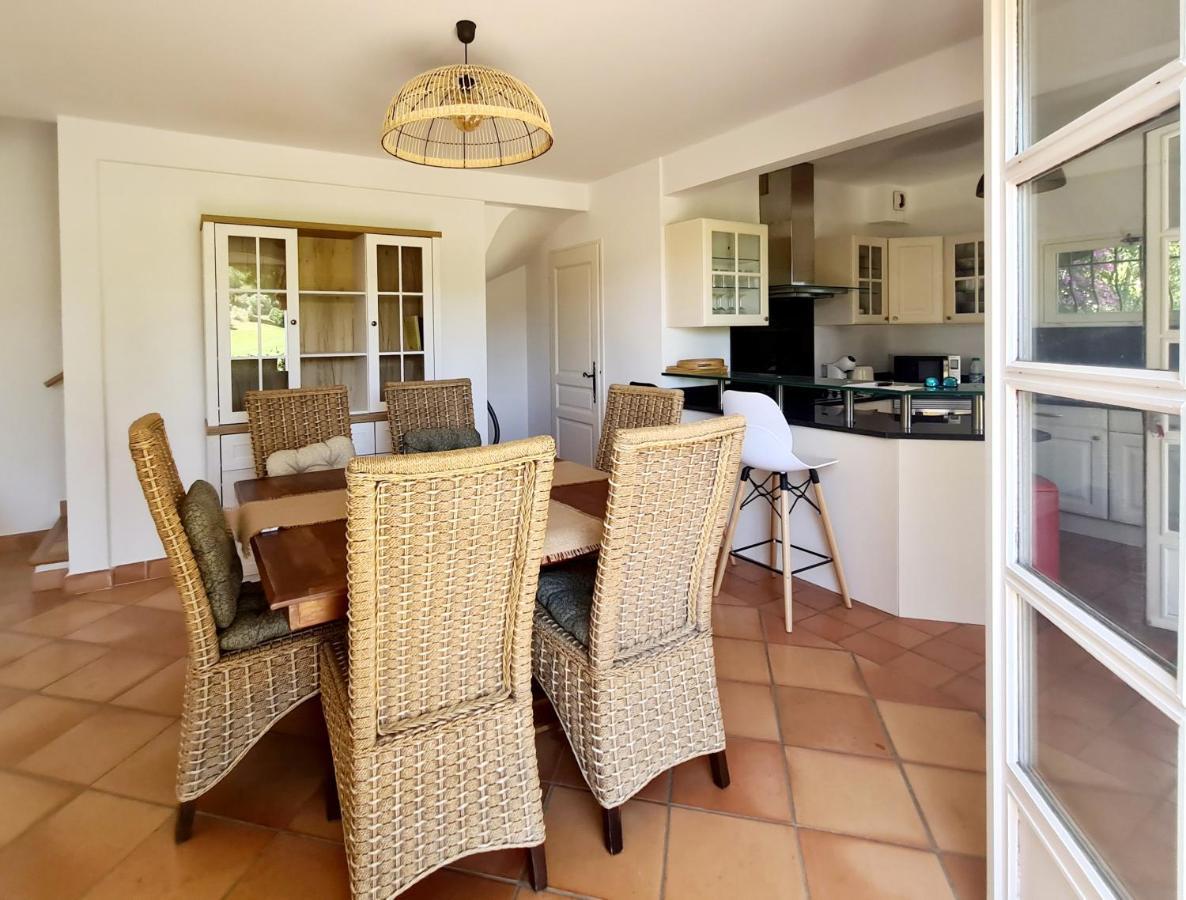 Superbe Villa-Domaine Avec Golf Piscine Et Tennis Saint-Cyr-sur-Mer Kültér fotó