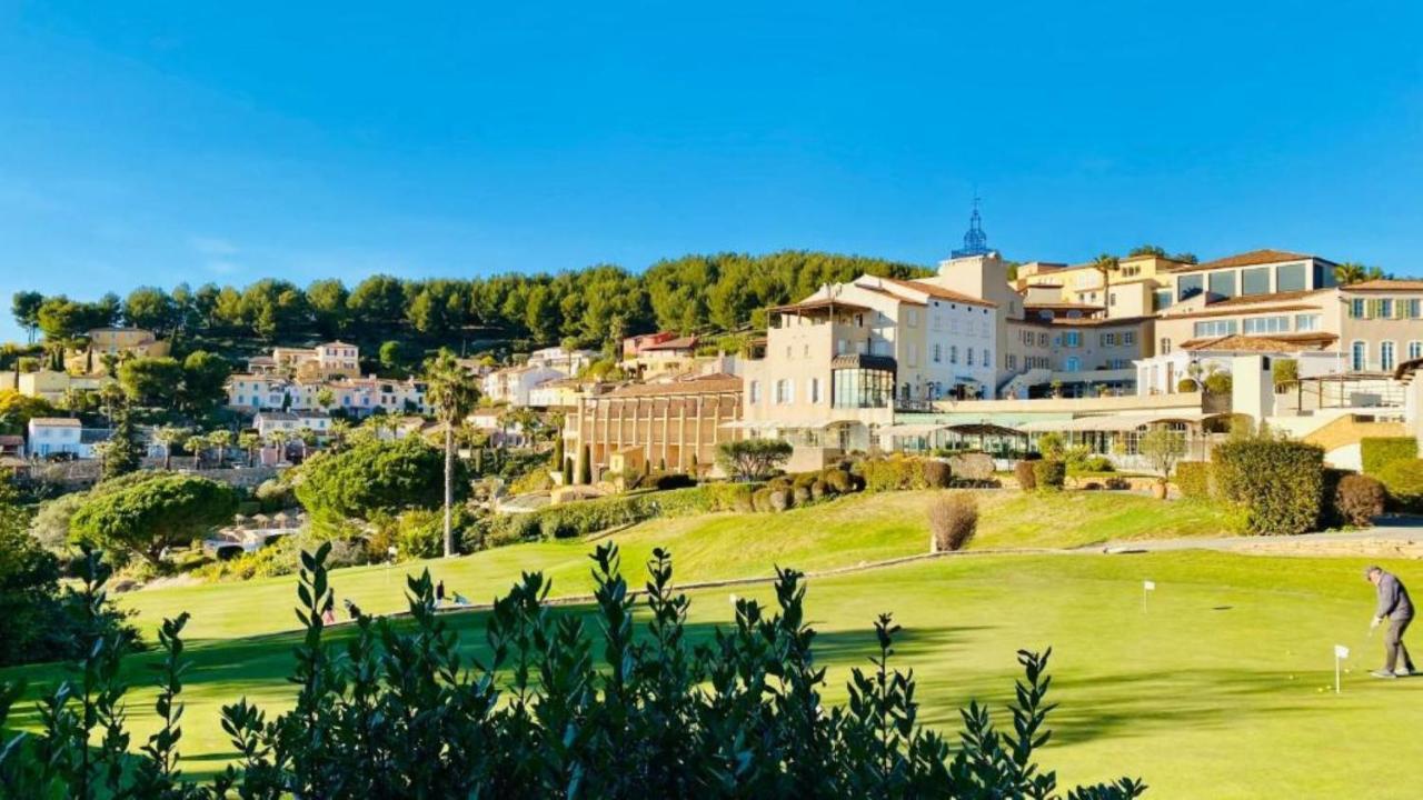 Superbe Villa-Domaine Avec Golf Piscine Et Tennis Saint-Cyr-sur-Mer Kültér fotó
